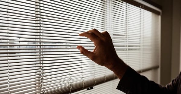 Volets battants 95 : motorisés ou manuels, faites le choix !