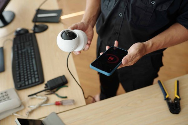 Comment intégrer un système de surveillance de la qualité de l'eau connecté à une application mobile ?